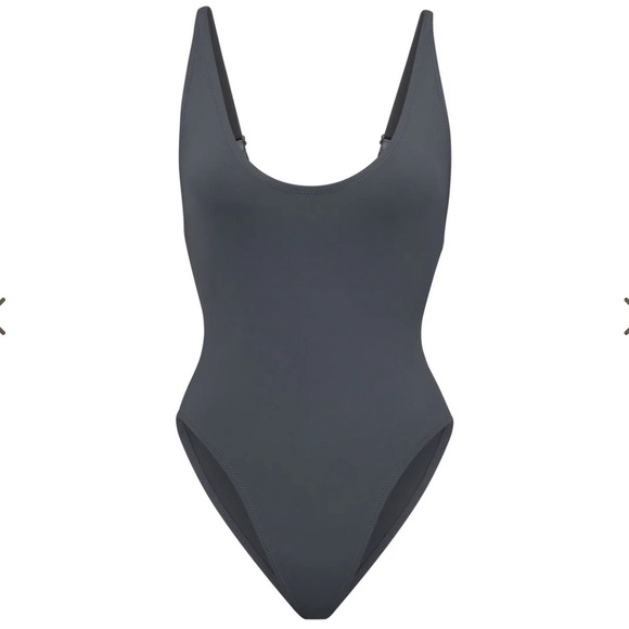 Skims signature swim SCOOP NECK ONE PIECE NWT - Picture 1 of 8
